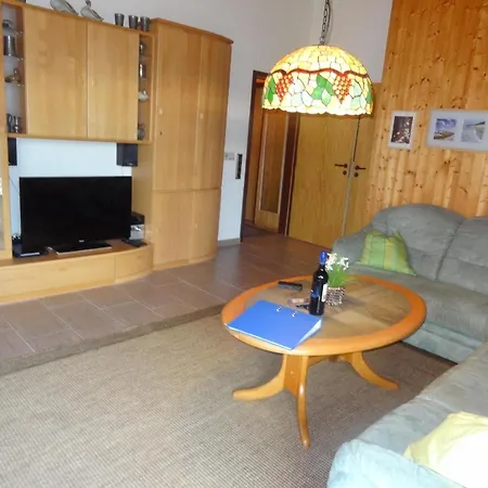 Holiday home Mit Grill, Garten Und Terrasse