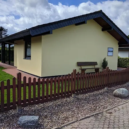 Holiday home Mit Grill, Garten Und Terrasse